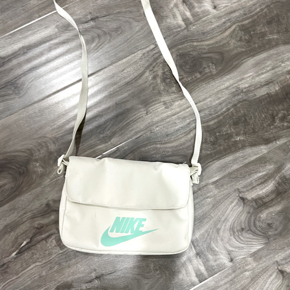 Nike should bag